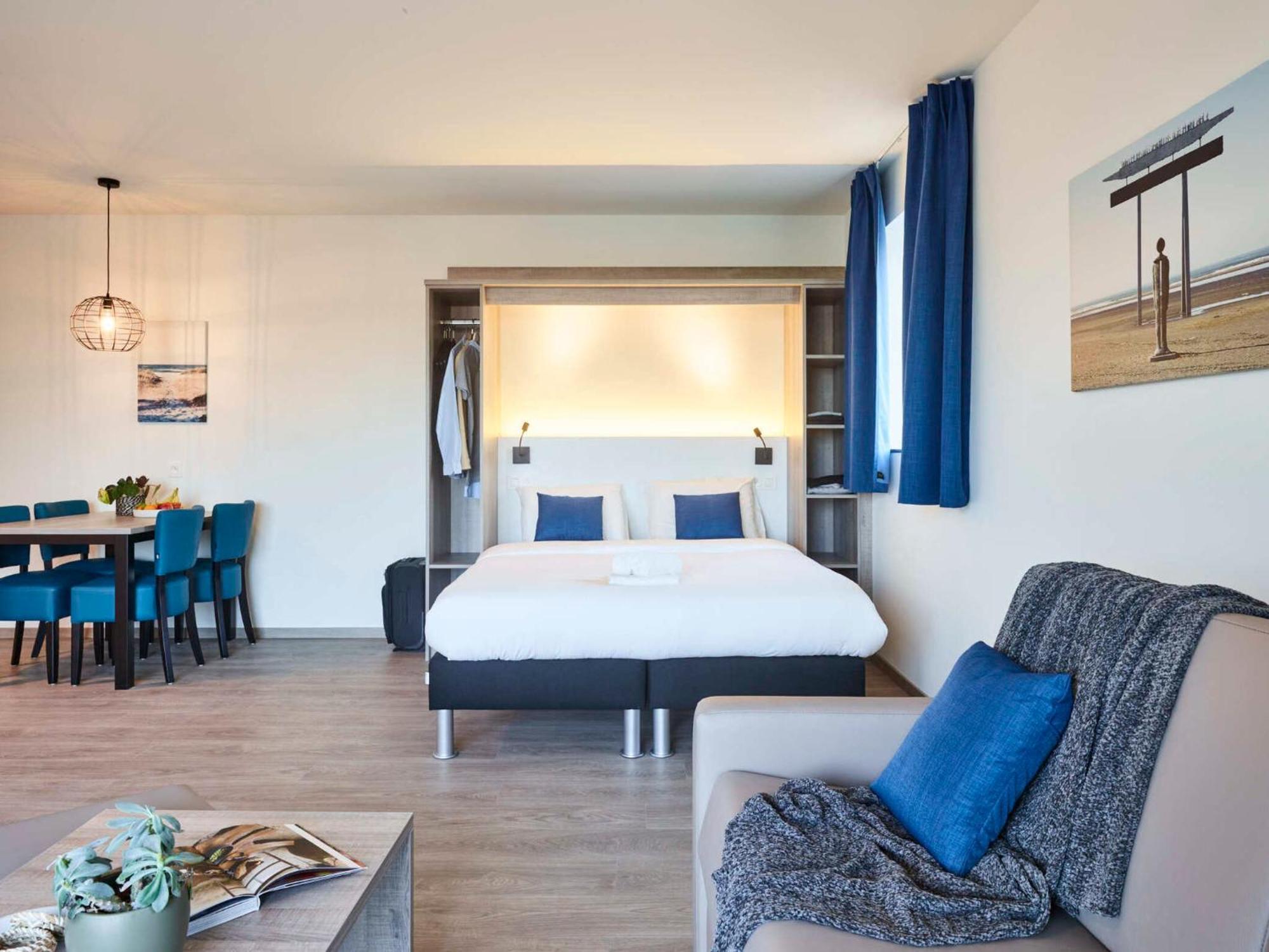 Holiday Suites Zeebrugge Стая снимка
